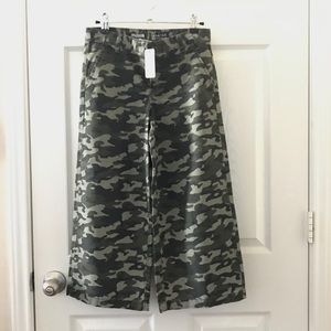 Gymboree girl’s 12 camo crop wide leg  pants